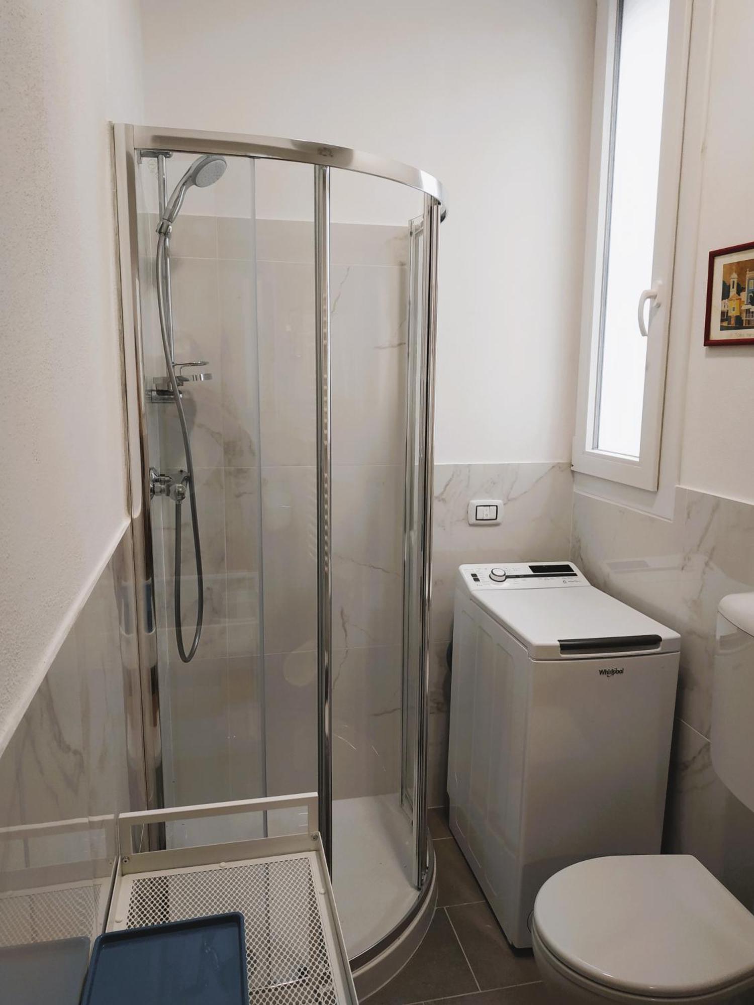Monteroom-Apartments Bologna Bagian luar foto